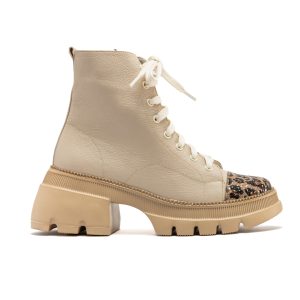 Bota Beige punta animal print